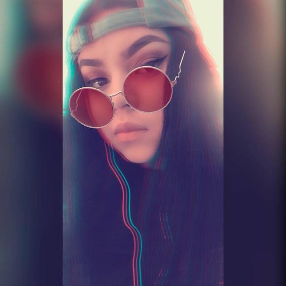 Meet your Posher, Montserrat - Picture 1 of 1